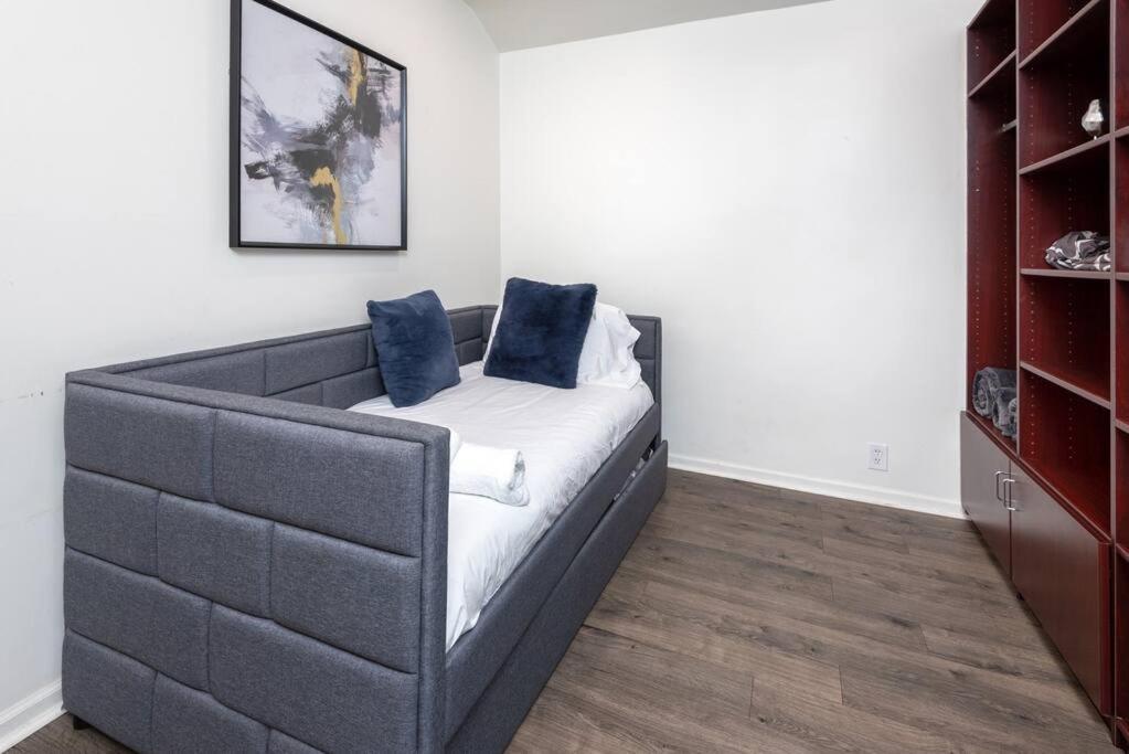 Chic And Spacious 3Br Gem In Central La Лос Анджелис Екстериор снимка