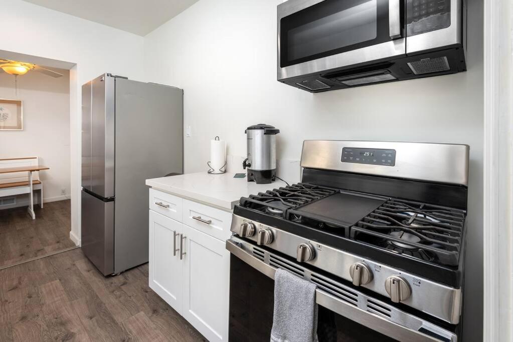 Chic And Spacious 3Br Gem In Central La Лос Анджелис Екстериор снимка