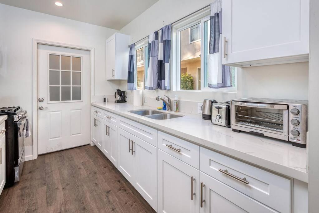 Chic And Spacious 3Br Gem In Central La Лос Анджелис Екстериор снимка